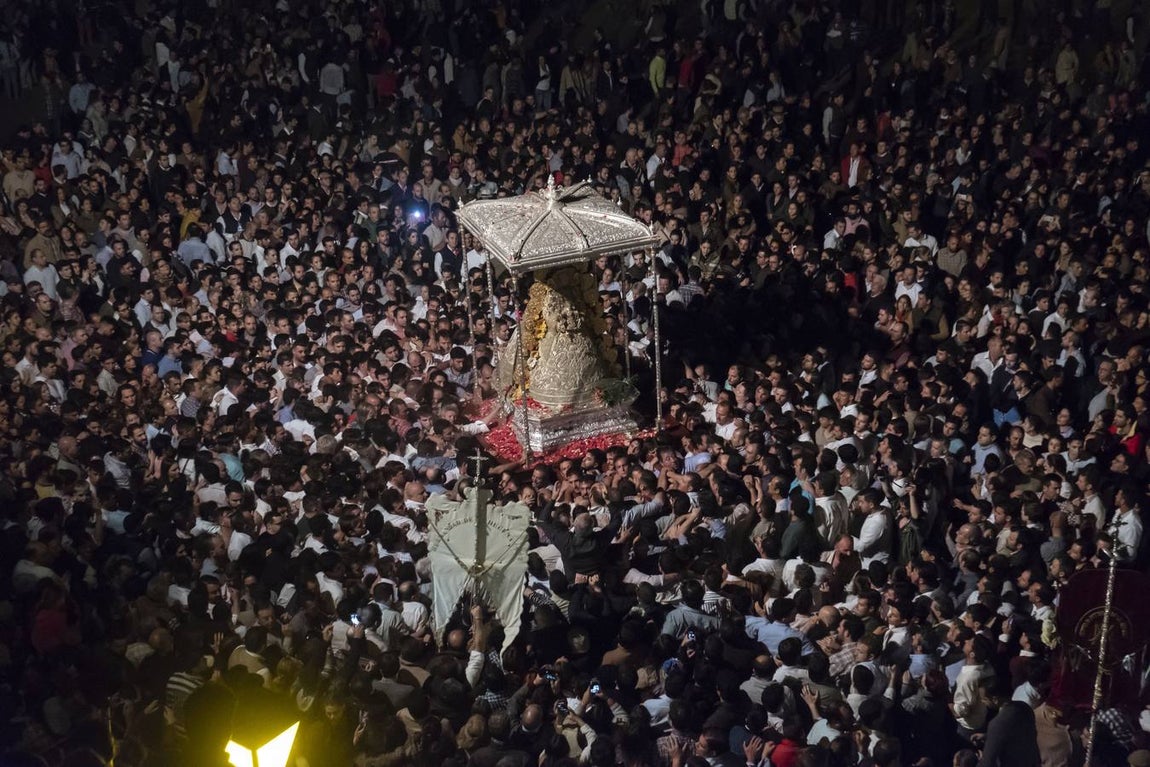 El Rocío 2018: La procesión de la Virgen, en imágenes