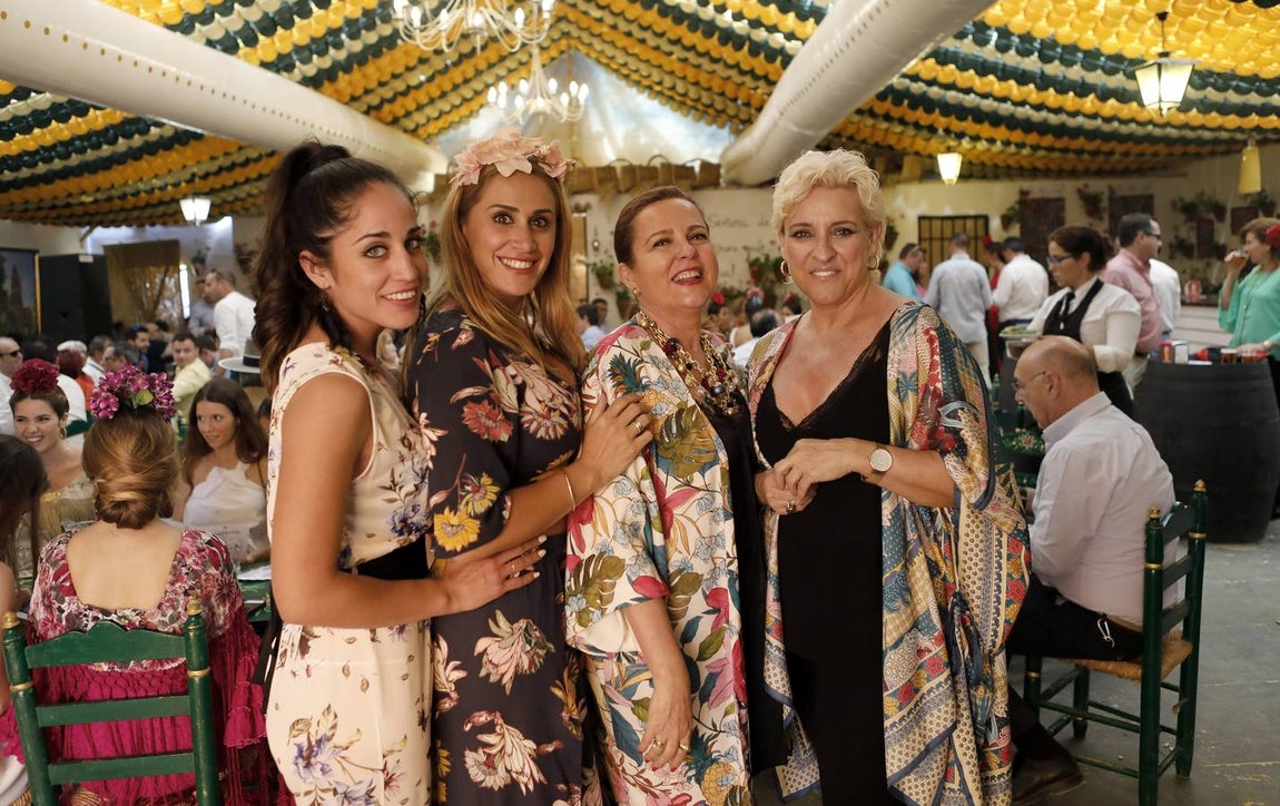 En imágenes, el ambiente en las casetas de la Feria de Córdoba 2018