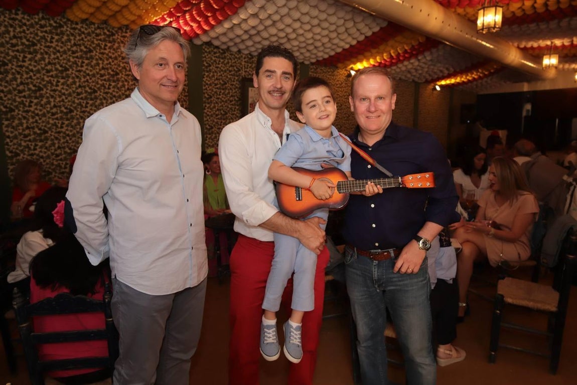 Ambiente de las casetas el sábado de Feria de Córdoba