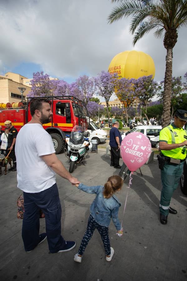 Jornada de convivencia entre las Fuerzas Armadas y niños ingresados en el Hospital Virgen del Rocío de Sevilla