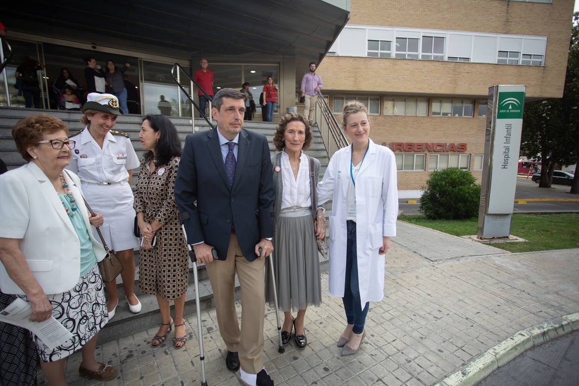 Jornada de convivencia entre las Fuerzas Armadas y niños ingresados en el Hospital Virgen del Rocío de Sevilla