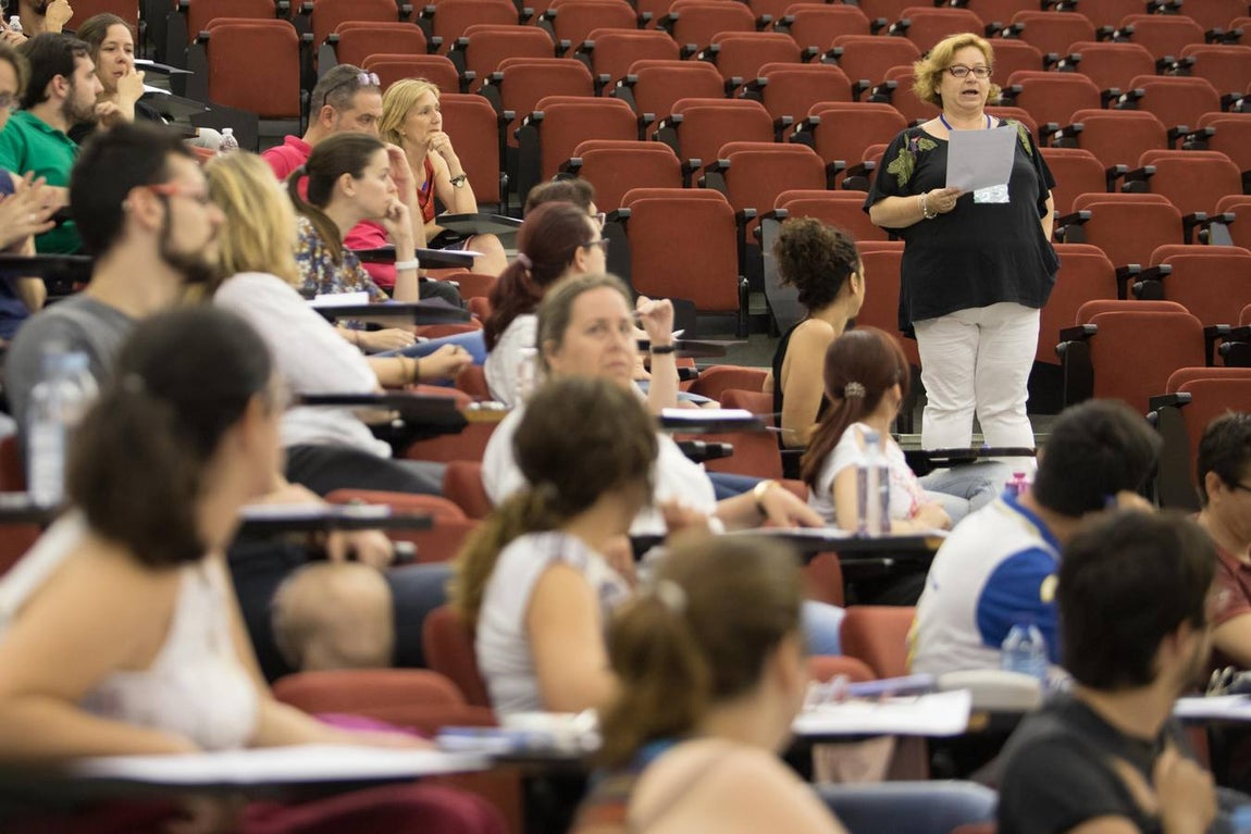 Las oposiciones a Secundaria en Córdoba, en imágenes