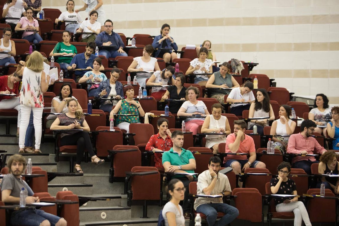 Las oposiciones a Secundaria en Córdoba, en imágenes