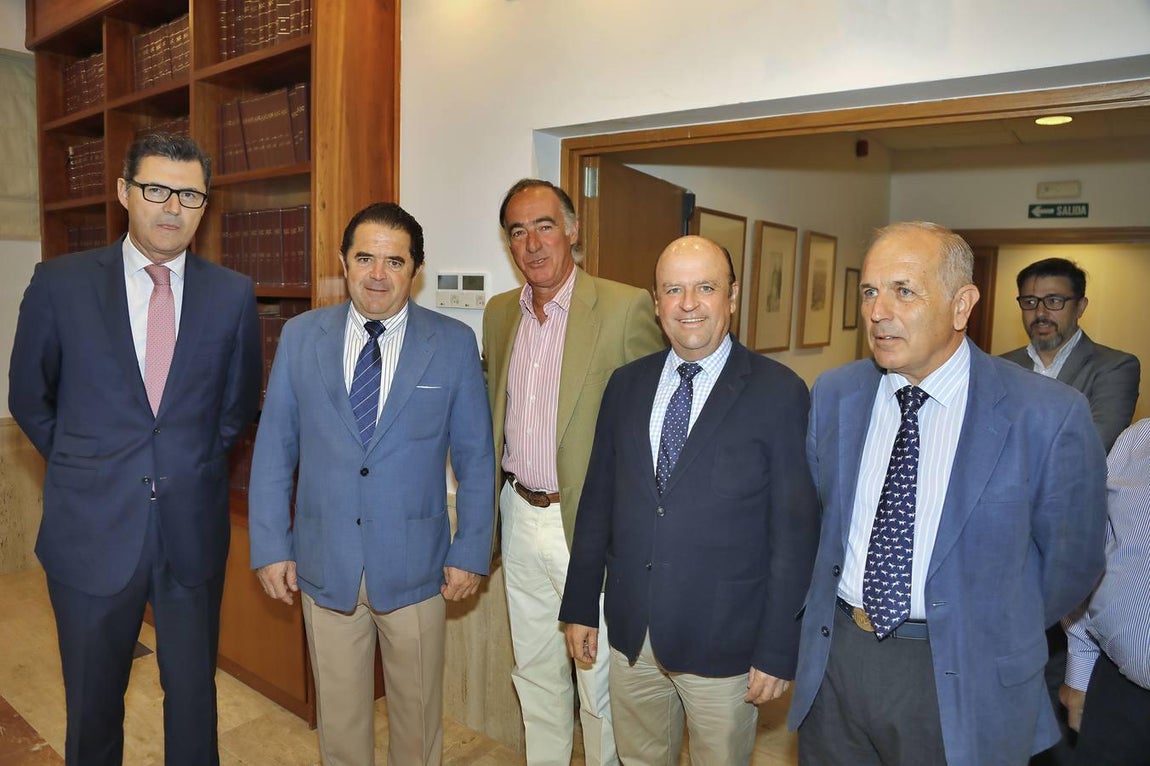 «Necesitamos empresas grandes frente a ataques con aranceles»