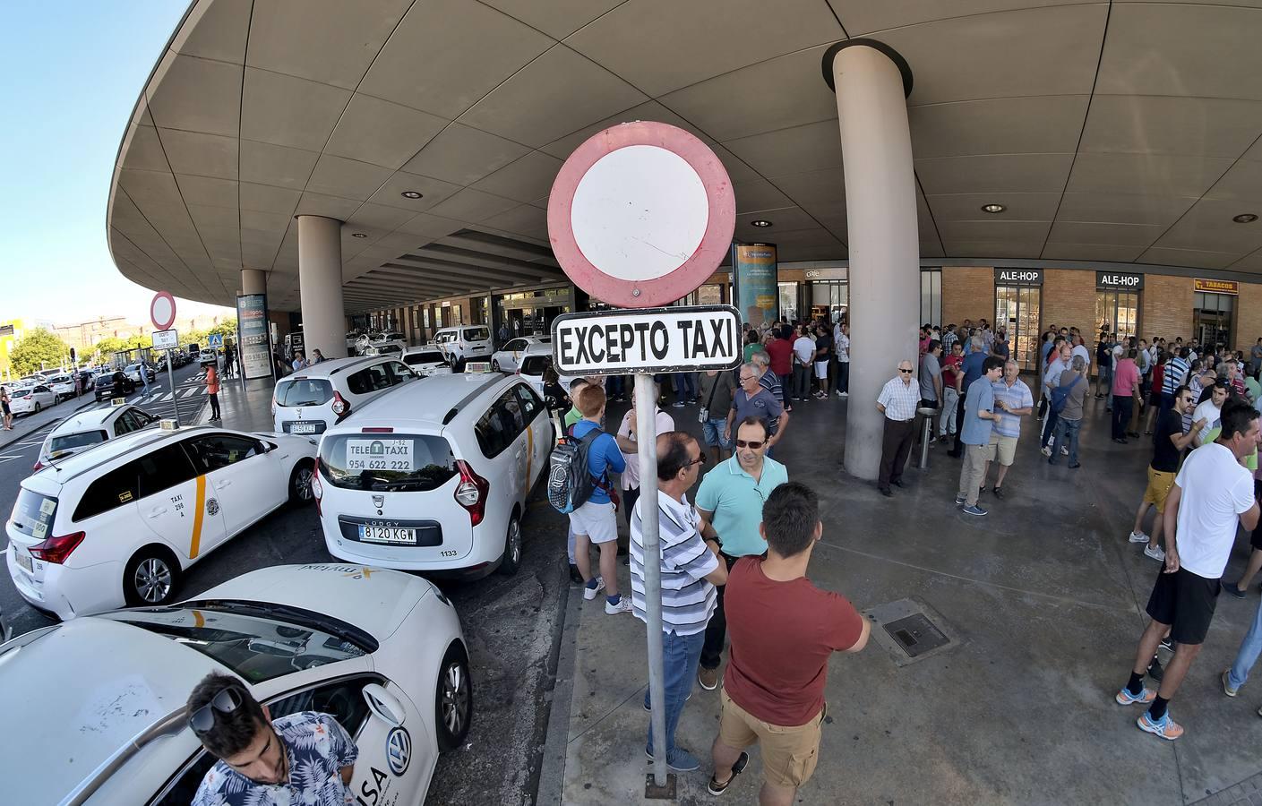 Los taxistas mantendrán la huelga con servicios mínimos en Sevilla