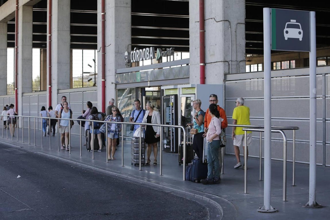 La huelga de los taxis deja en Córdoba paradas vacías