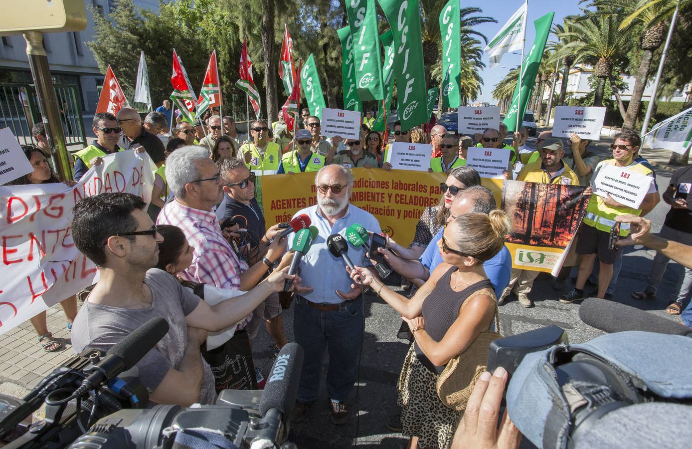 Los empleados del Infoca se manifiestan en Huelva por la precariedad laboral