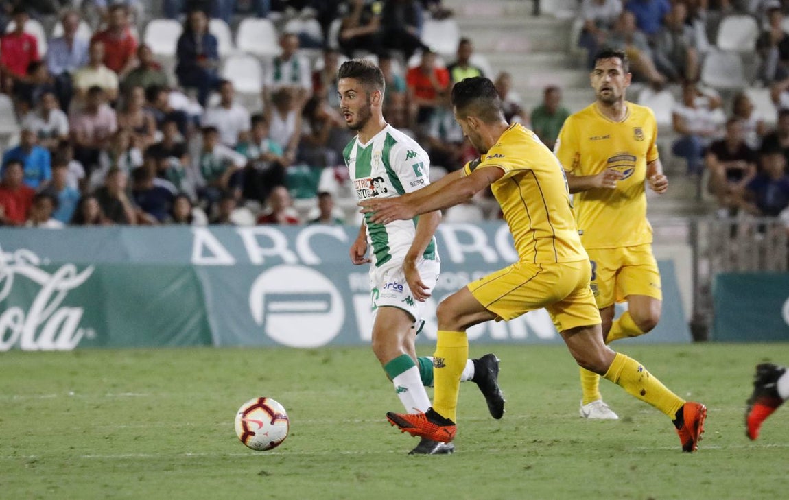 Las mejores jugadas del Córdoba-Alcorcón, en imágenes