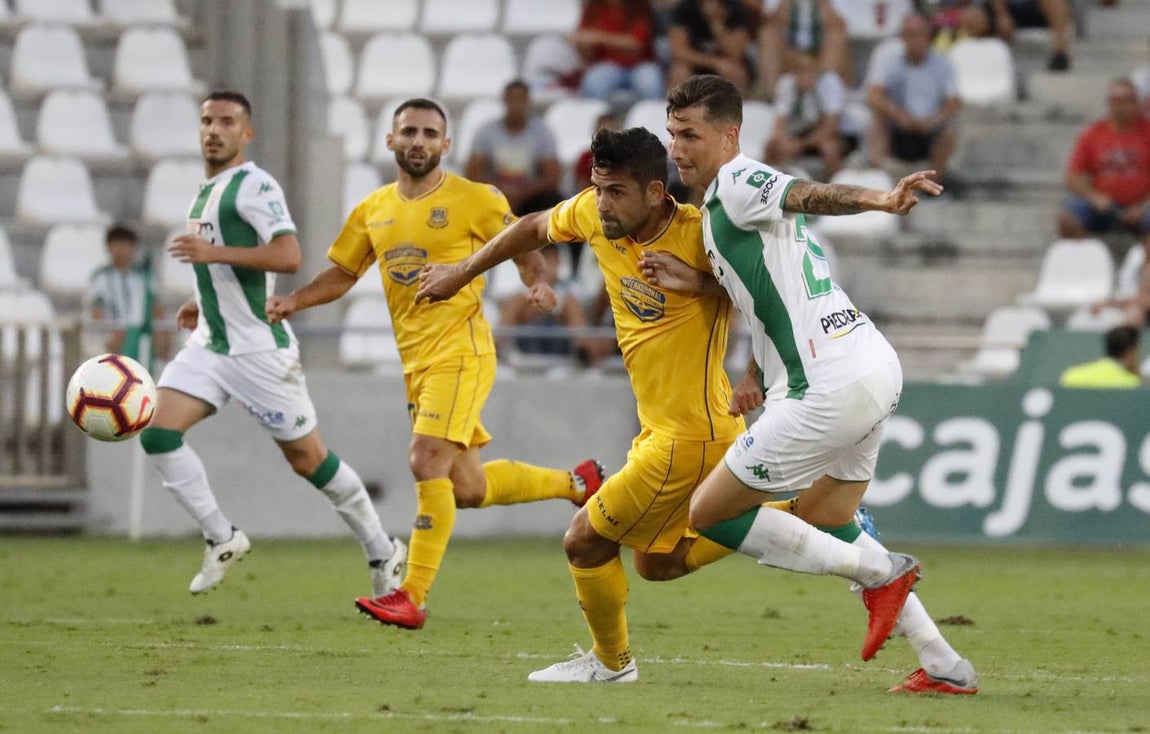 Las mejores jugadas del Córdoba-Alcorcón, en imágenes