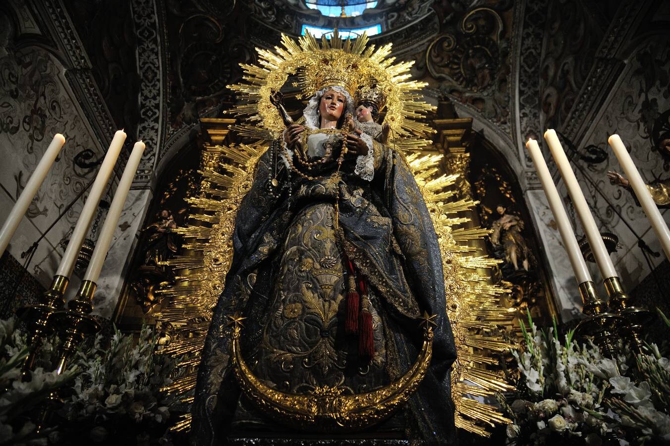 Galería del besamanos de la Virgen de la Luz