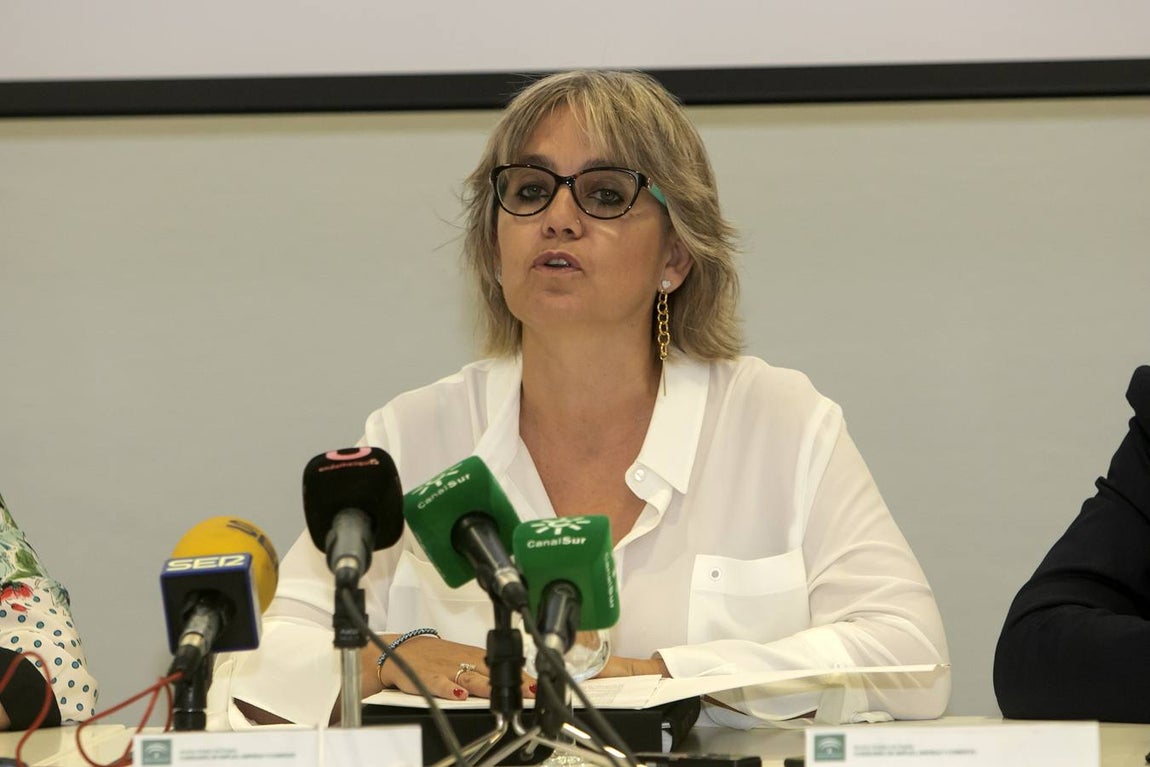 La visita de Rosa Tous a la Escuela de Joyería de Córdoba, en imágenes