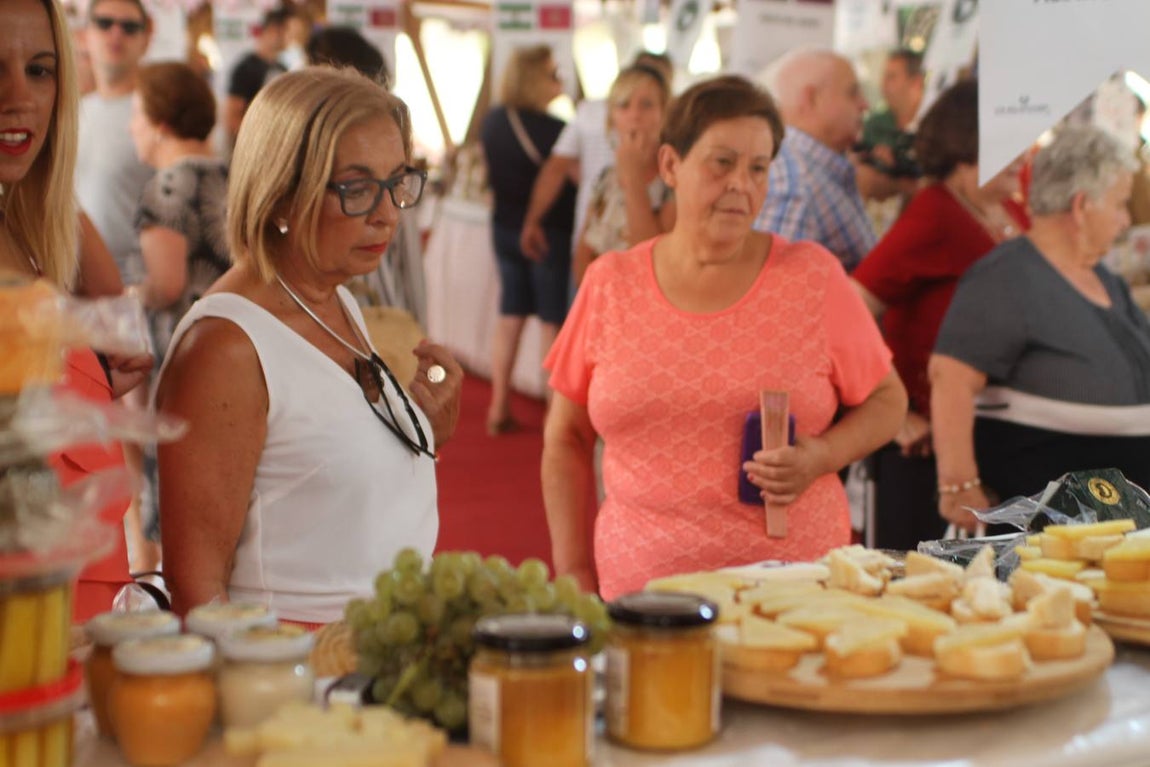 El arranque de la Fiesta del Queso de Zuheros, en imágenes