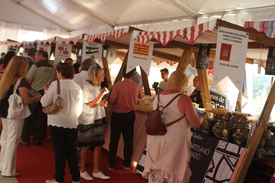 El arranque de la Fiesta del Queso de Zuheros, en imágenes