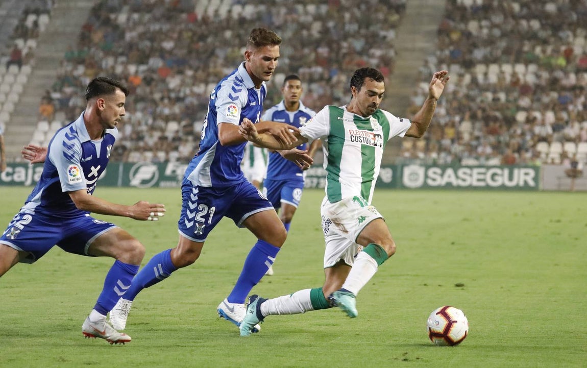 Las mejores jugadas del Córdoba-Tenerife, en imágenes