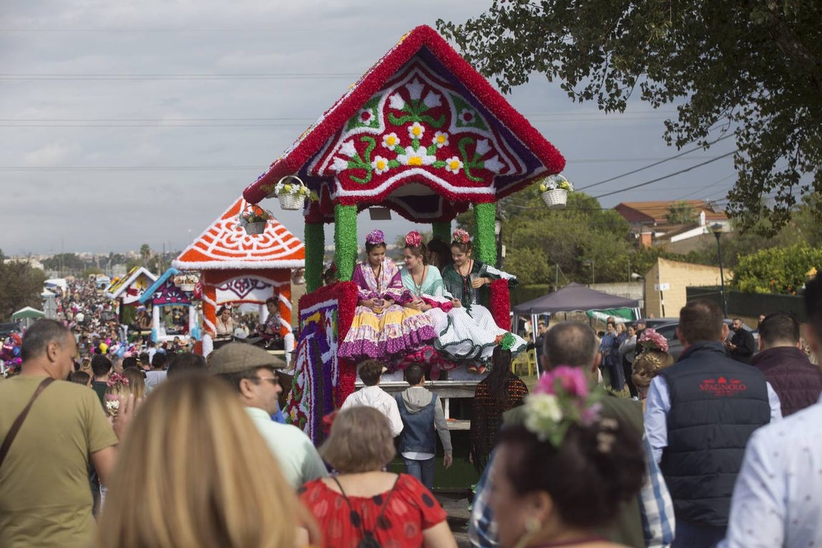 Multitudinaria celebración en Dos Hermanas de la Virgen de Valme