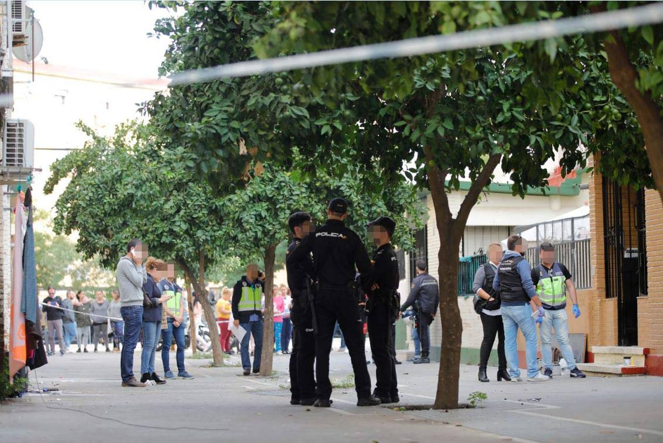 En imágenes, una mujer muere apuñalada en Los Pajaritos de Sevilla