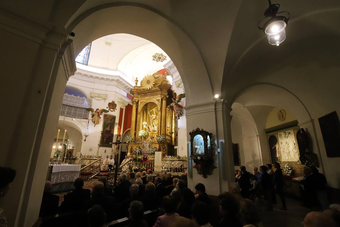 La misa del obispo de Córdoba ante San Rafael, en imágenes