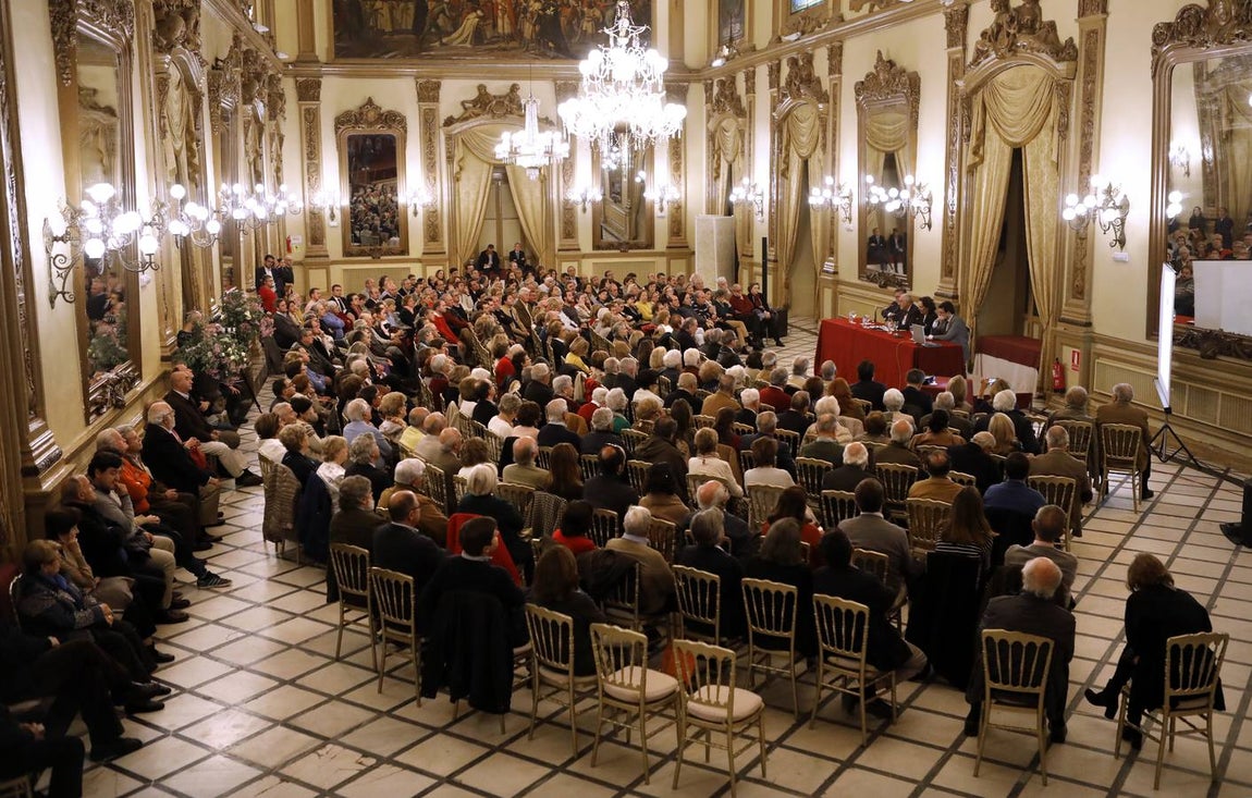 En imágenes, Inocencio Arias abre el ciclo de ABC «El templo de Córdoba»