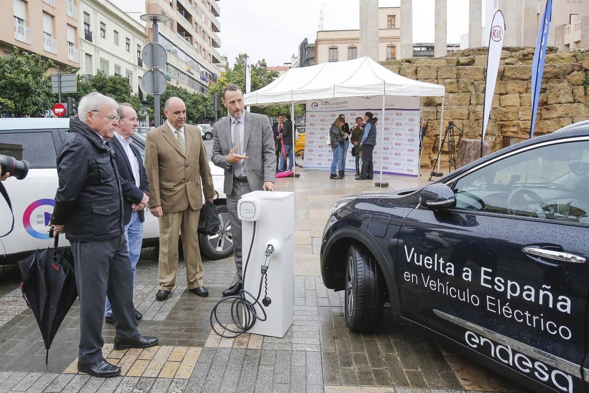 La ruta del coche eléctrico de Endesa llega a Córdoba, en imágenes