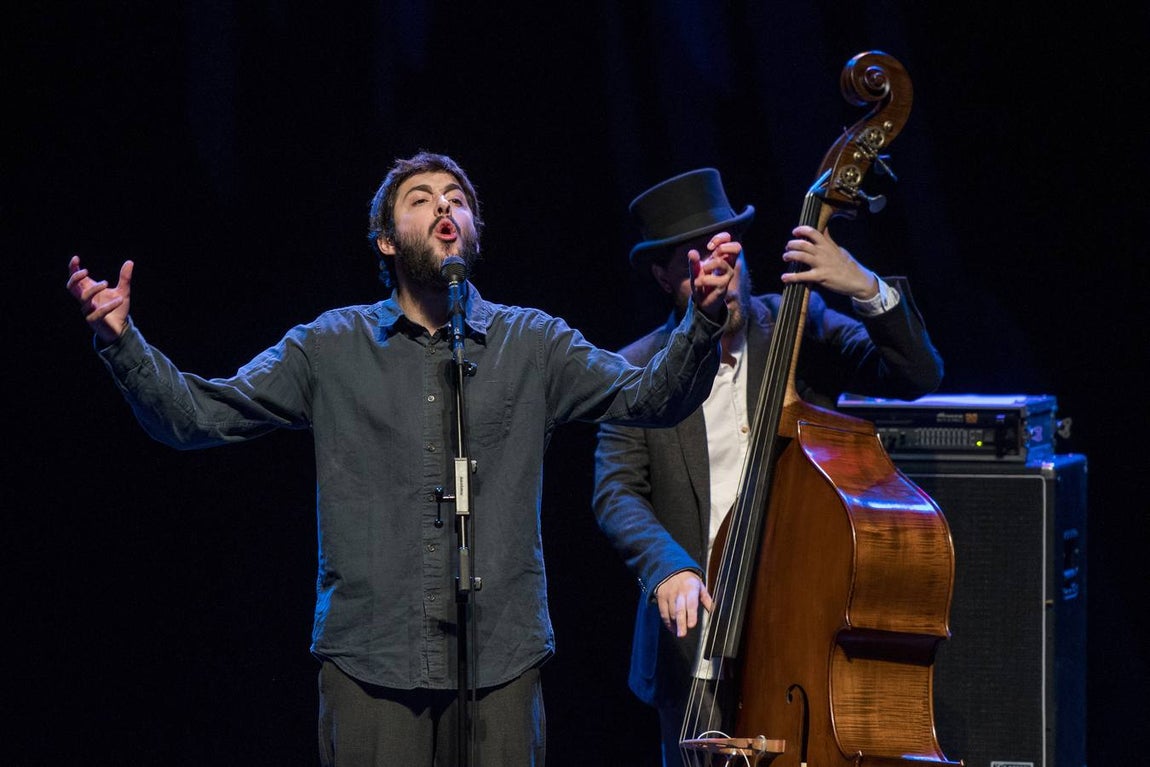 La magia de Salvador Sobral en el Maestranza, en imágenes