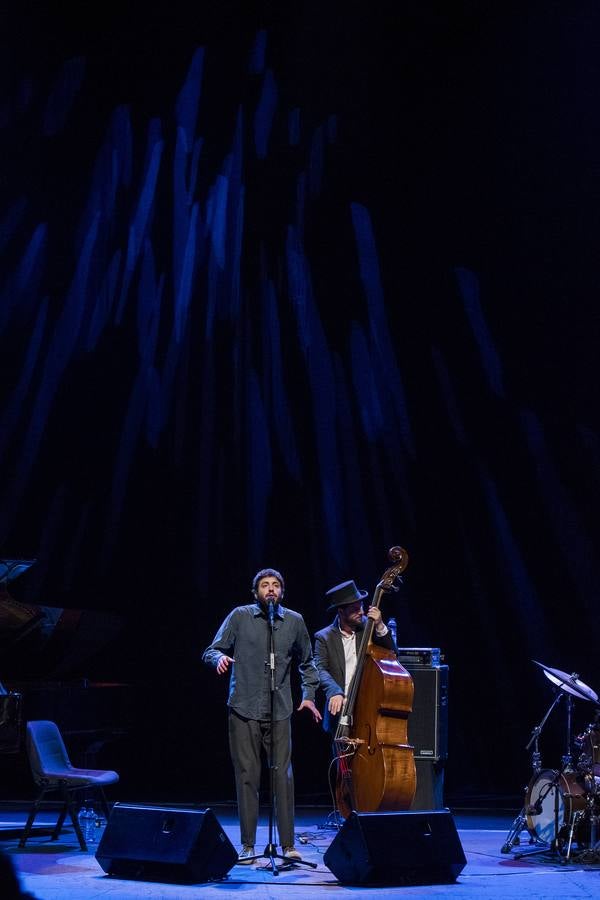 La magia de Salvador Sobral en el Maestranza, en imágenes