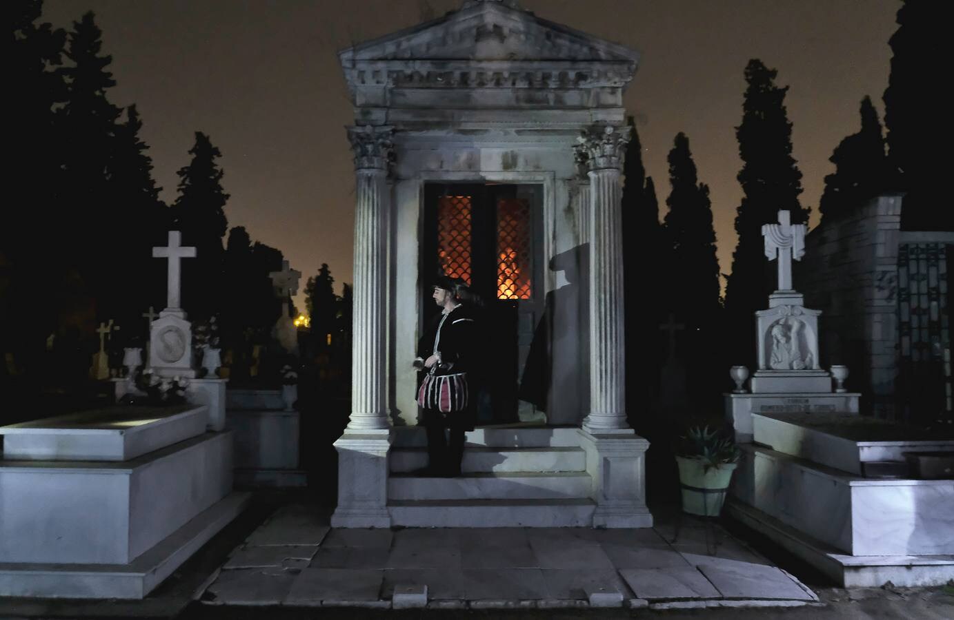 En imágenes, «Don Juan Tenorio» en el Cementerio de Sevilla