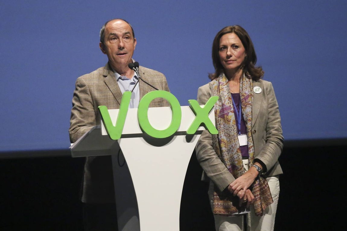 VOX reúne a casi 3.000 sevillanos en su mitin de Fibes