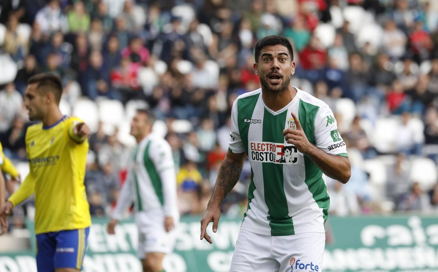 La derrota del Córdoba CF ante el Cádiz (1-3), en imágenes