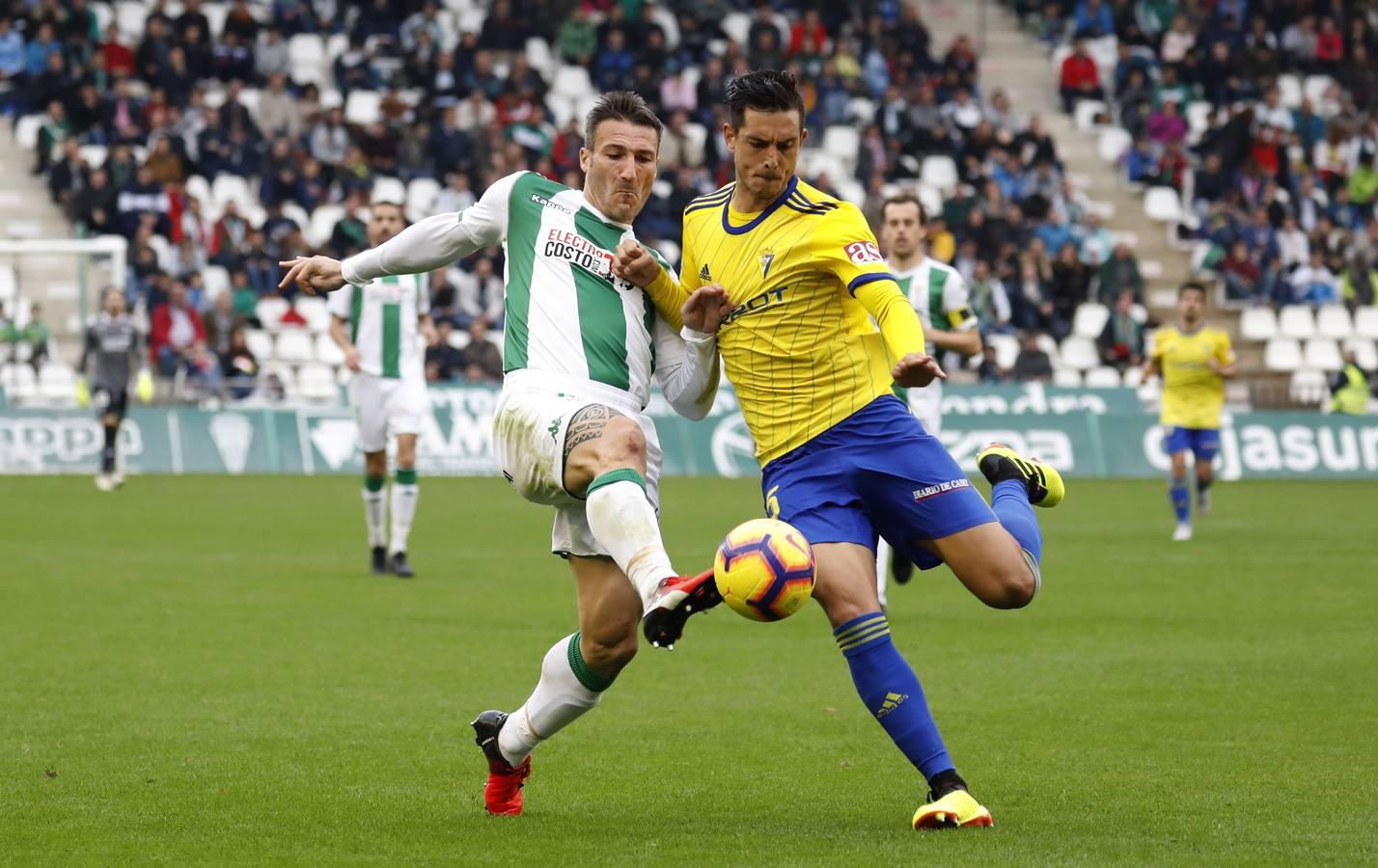 La derrota del Córdoba CF ante el Cádiz (1-3), en imágenes