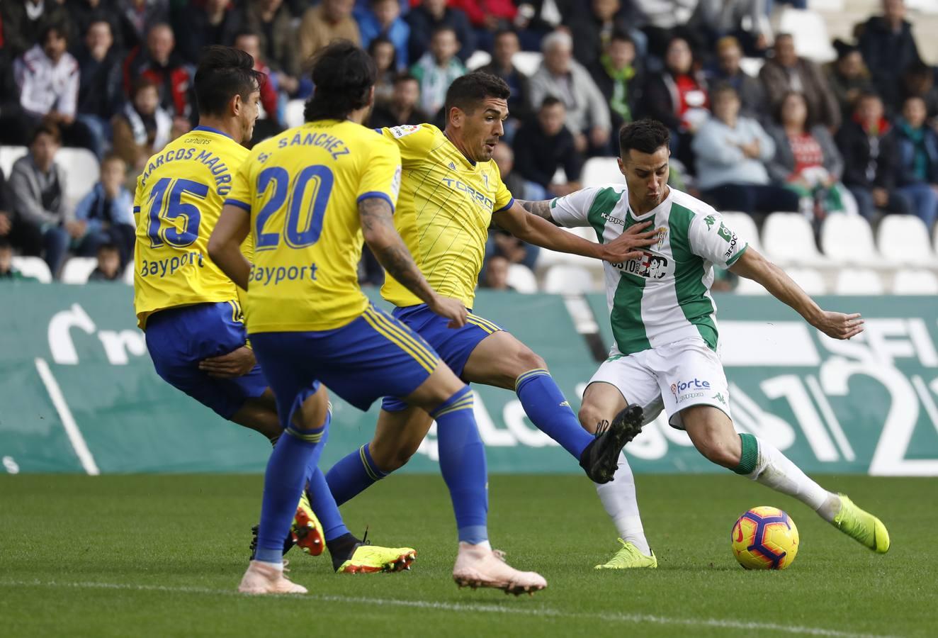 La derrota del Córdoba CF ante el Cádiz (1-3), en imágenes