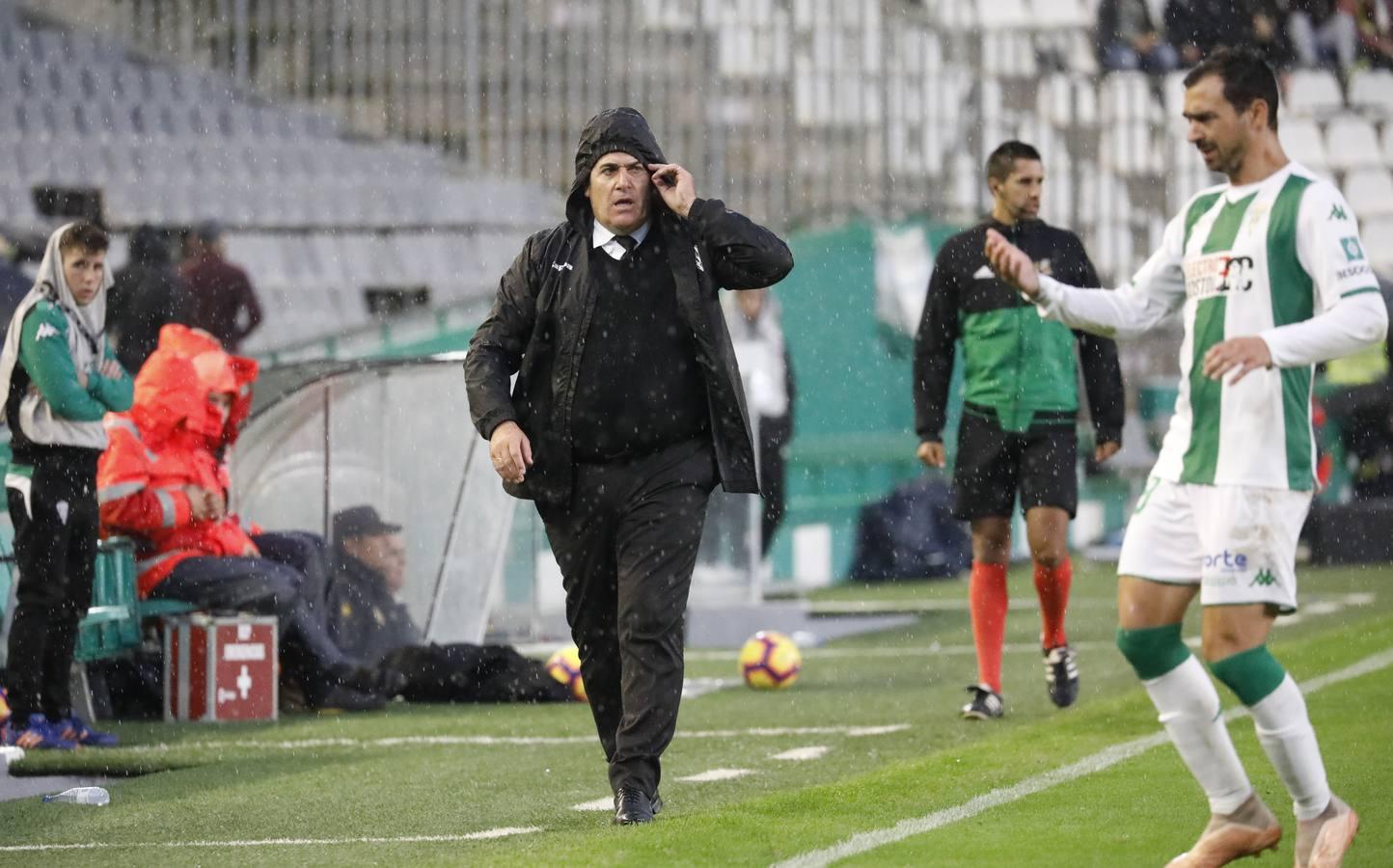 La derrota del Córdoba CF ante el Cádiz (1-3), en imágenes