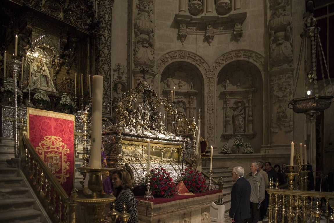 La procesión por el día de San Clemente en la Catedral