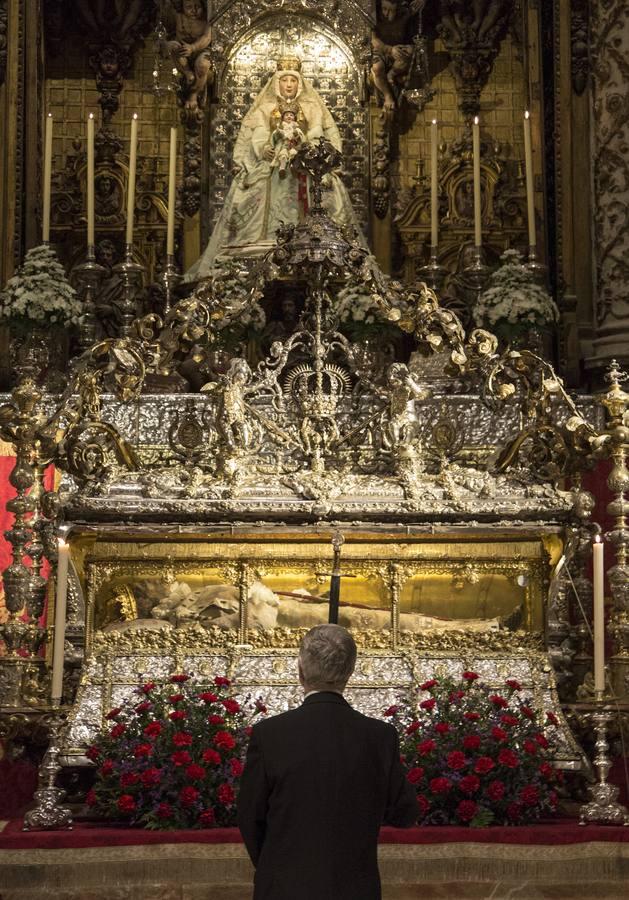 La procesión por el día de San Clemente en la Catedral