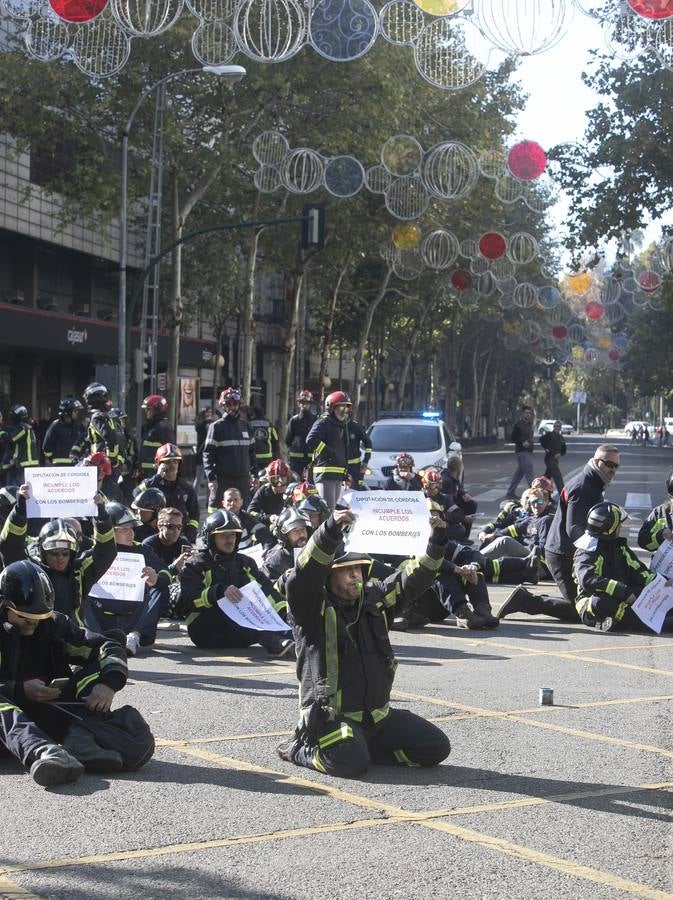 La protesta de los bomberos del Consorcio de Córdoba, en imágenes