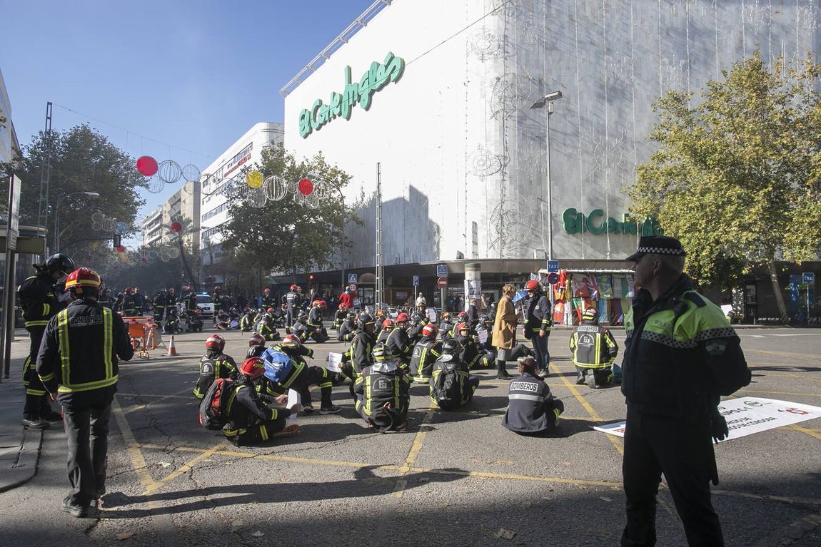 La protesta de los bomberos del Consorcio de Córdoba, en imágenes