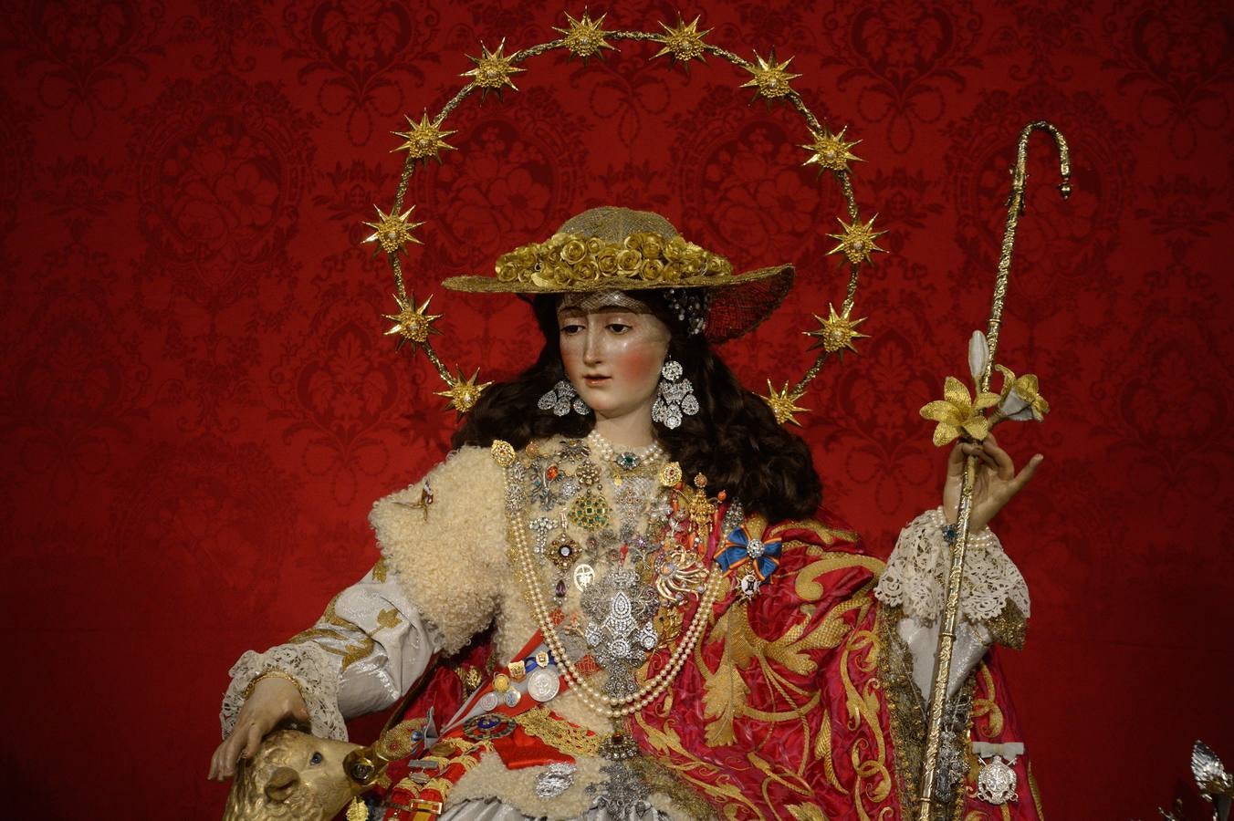 Galería del besamanos de la Pastora de Santa Marina