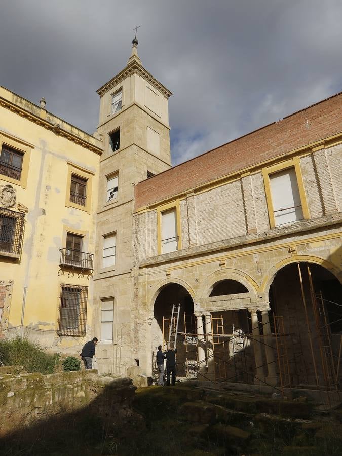 Los primeros preparativos para la reforma del Palacio Episcopal de Córdoba, en imágenes