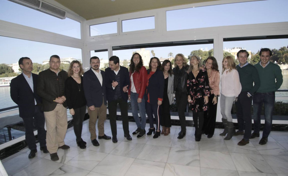 En imágenes, el PP andaluz celebra con los medios la Navidad... y el nuevo panorama político