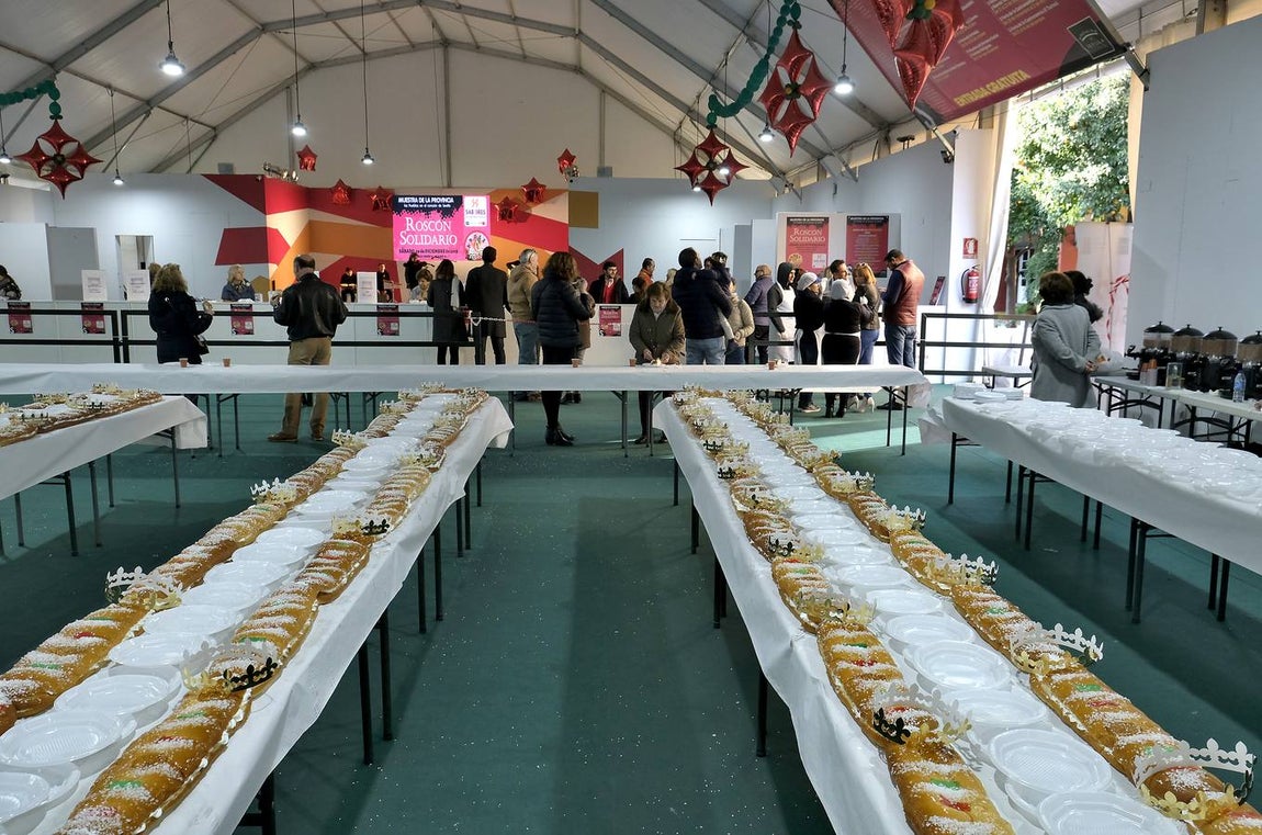 En imágenes, el roscón solidario de Andex en la Diputación