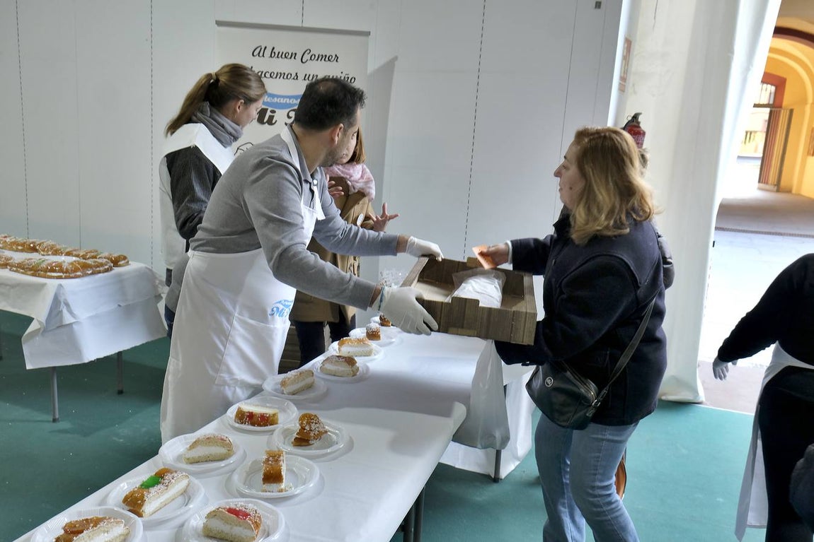 En imágenes, el roscón solidario de Andex en la Diputación