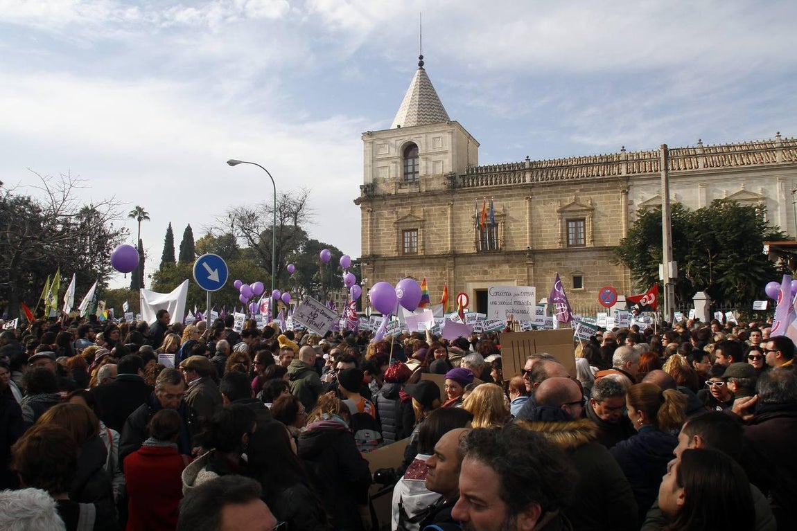 Protestas feministas frente al Parlamento andaluz