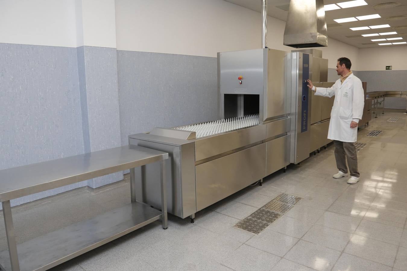 El nuevo tren de lavado de la cocina del Reina Sofía, en imágenes