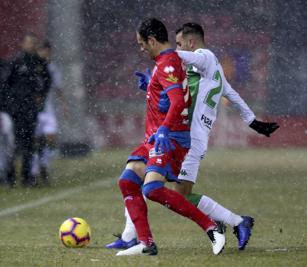 Las mejores imágenes del Numancia-Córdoba en plena nevada