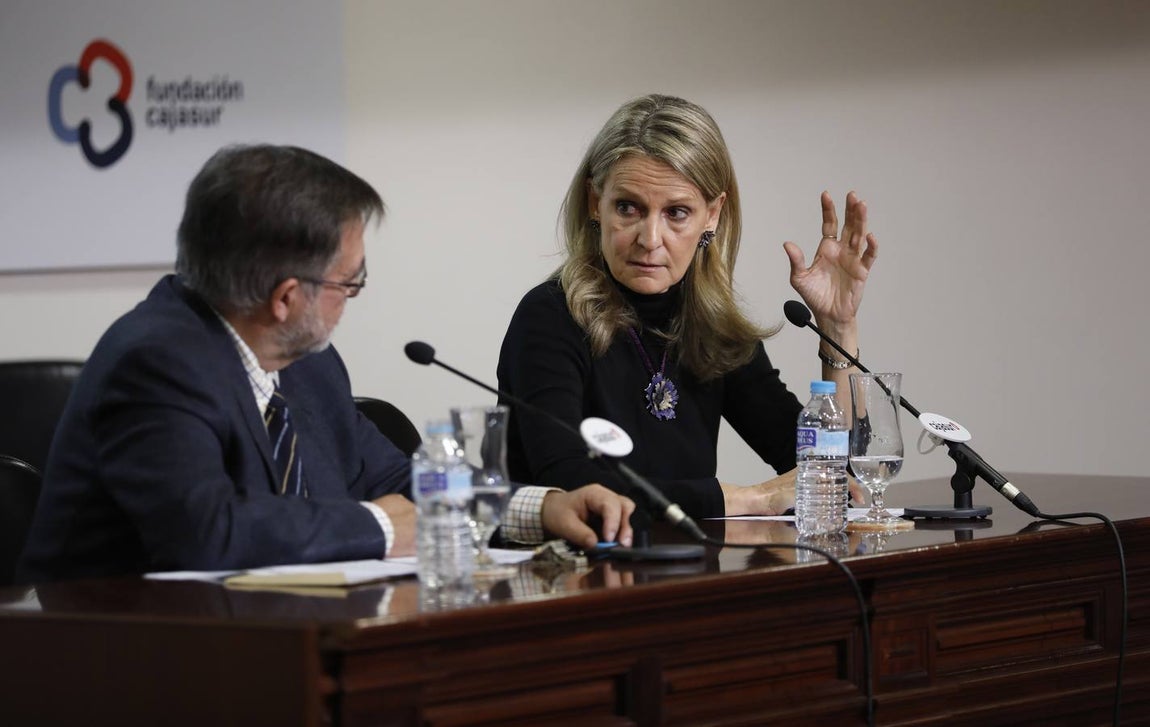 El Foro Cultural de ABC Córdoba con Isabel San Sebastián, en imágenes