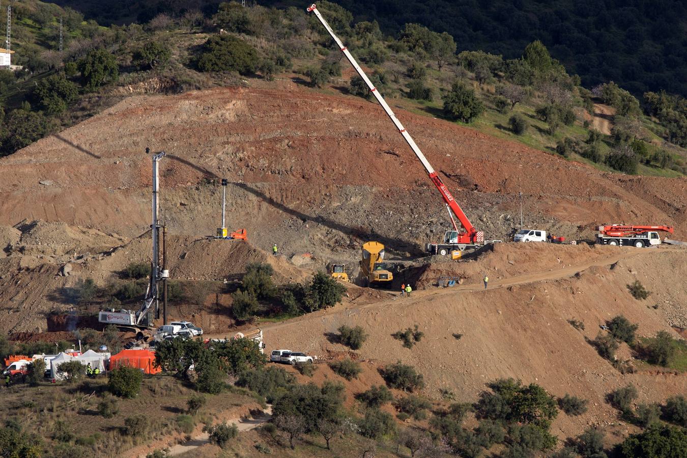 Así se preparan los mineros para rescatar a Julen del pozo de Totalán