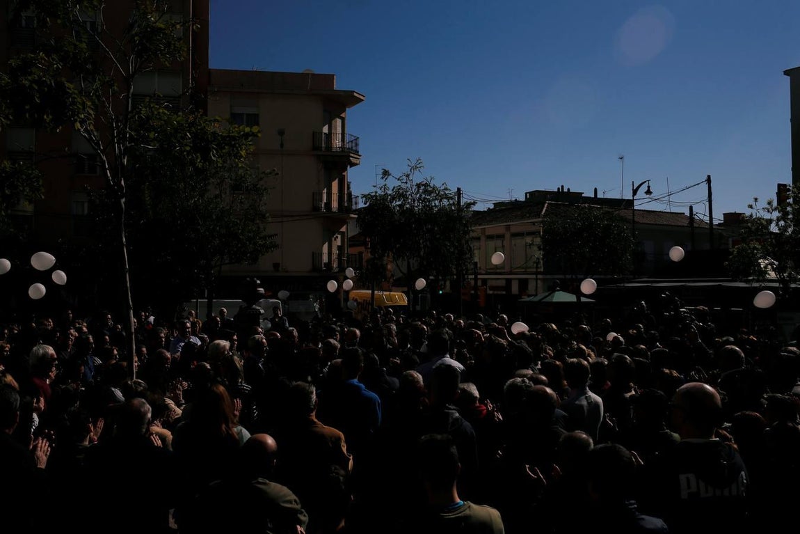 En imágenes: tristeza y desolación en el tanatorio de la barriada malagueña de El Palo