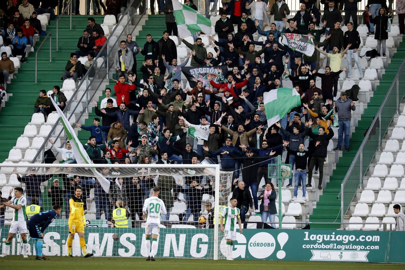 El ambiente en las gradas del Córdoba CF-Albacete, en imágenes