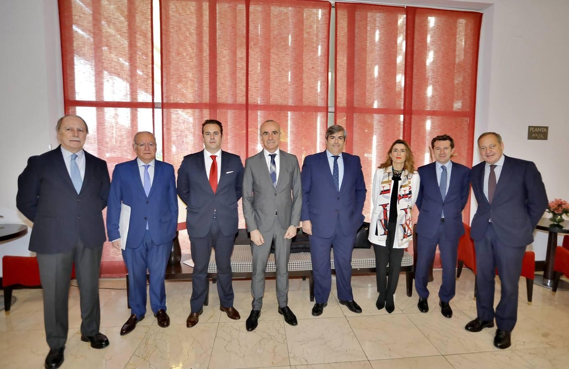 Adolfo Ladrón de Guevara, Álvaro Ybarra Pacheco, David Salado, Antonio Muñoz, José Ortiz Pereira, María Jesús Fernández Pereira, Juan Velayos y Álvaro Rodríguez Guitar