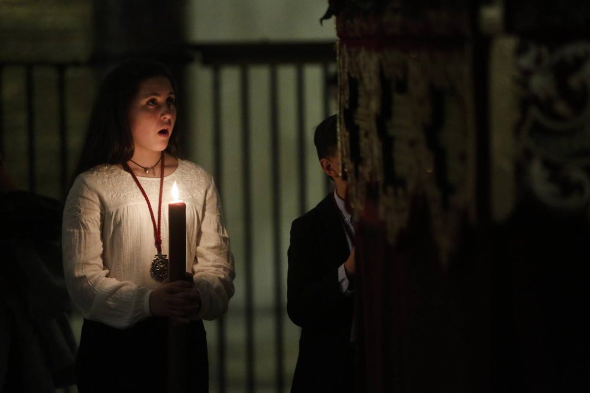 El Vía Crucis de las cofradías de Córdoba con el Señor del Perdón, en imágenes