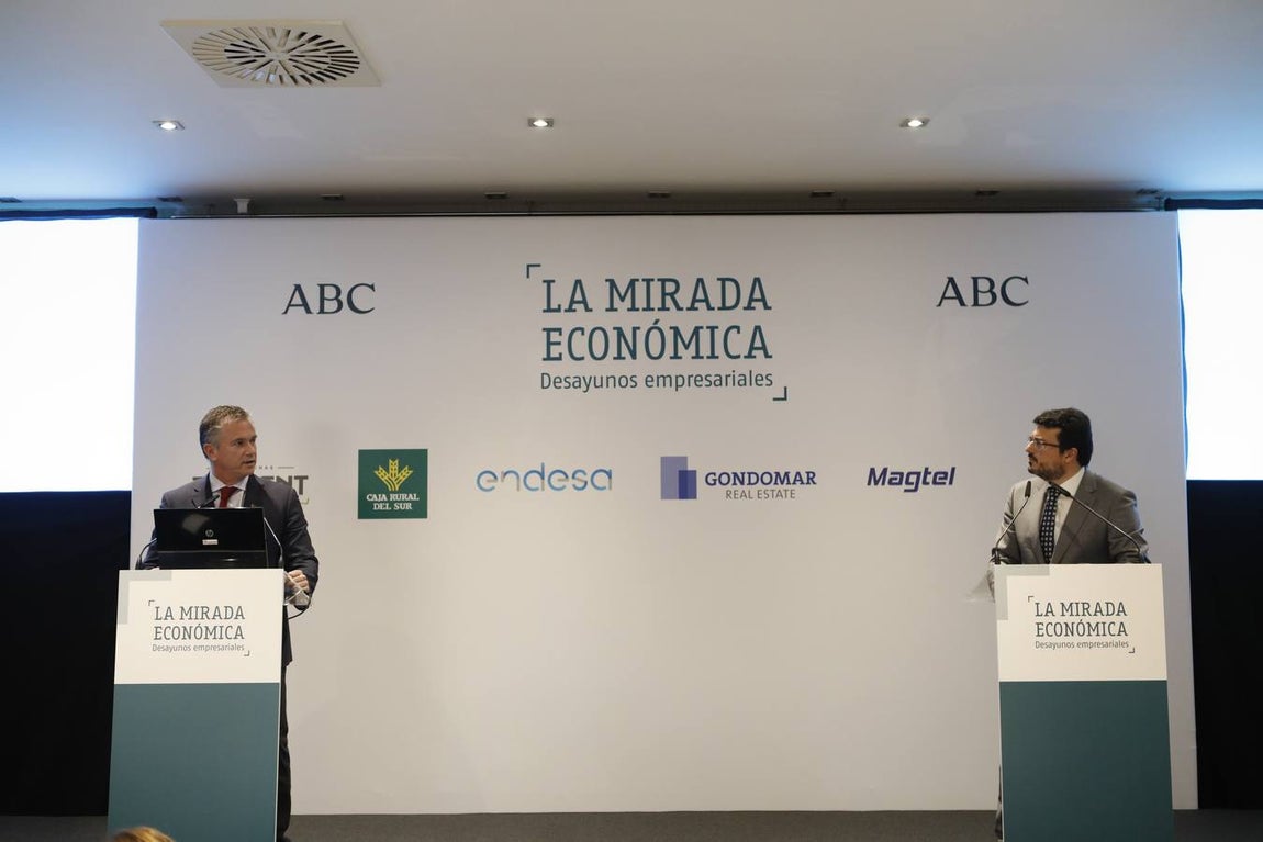 La charla del presidente de Abbott Laboratories España en Córdoba, en imágenes